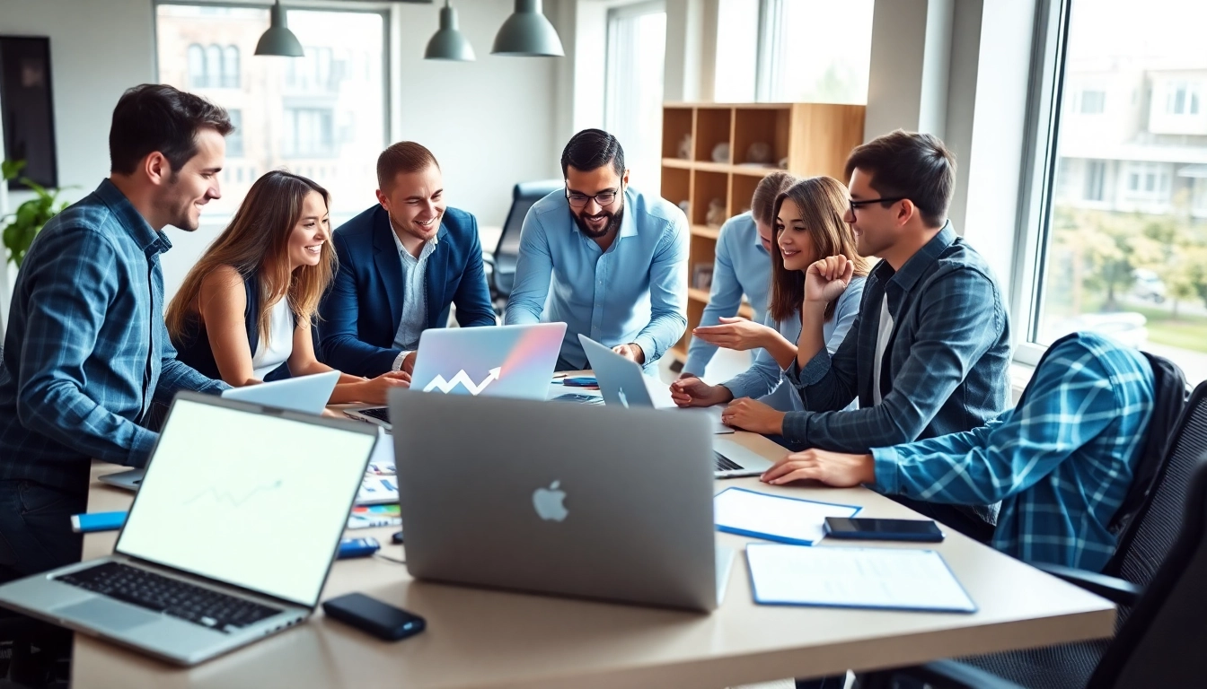 De marketingteam van thelevel.nl brainstormt over groeistrategieën in een moderne kantooromgeving.